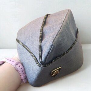 US Military Men's Beret W Vintage West Point Academy Pin, Grey and Black